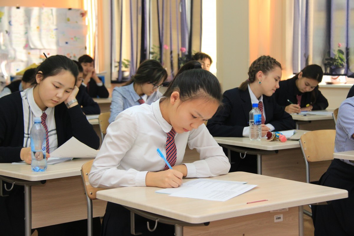 Казахстан фото людей 2022. Образование в казахстане. Icho 2022. Казахские школьники. Сборная казахстана.