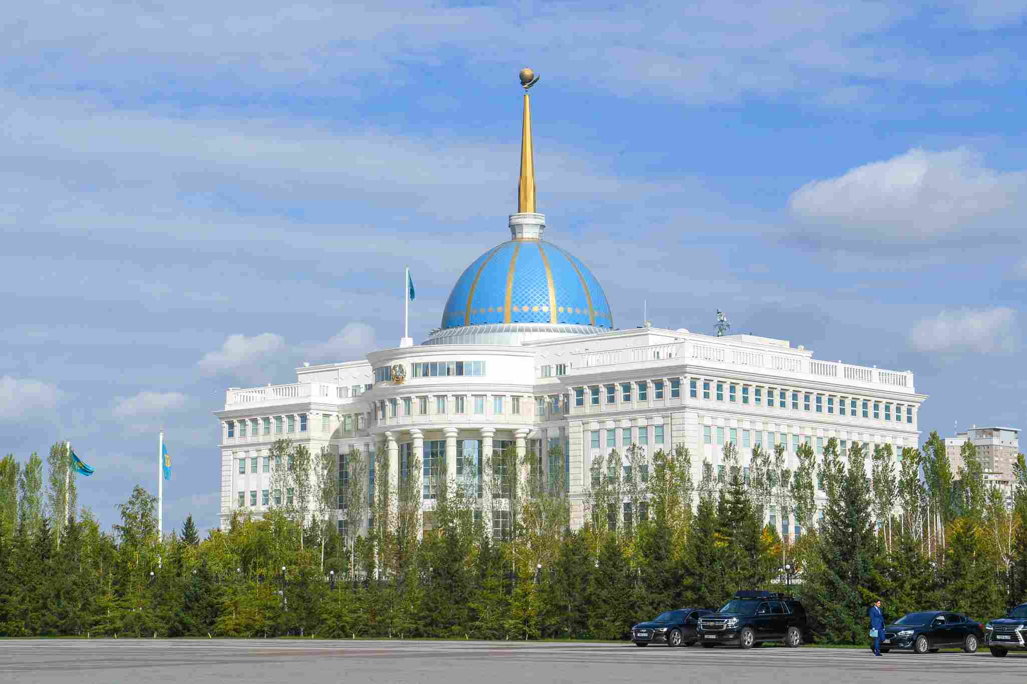 Фантазии-2029. Кто придумал «чемодан компроматов»